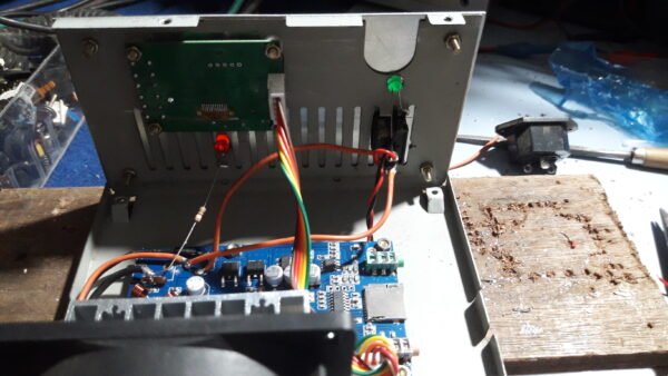 Transmisor de FM stereo de 6 Watts de frecuencia y potencia variables - Imagen 5