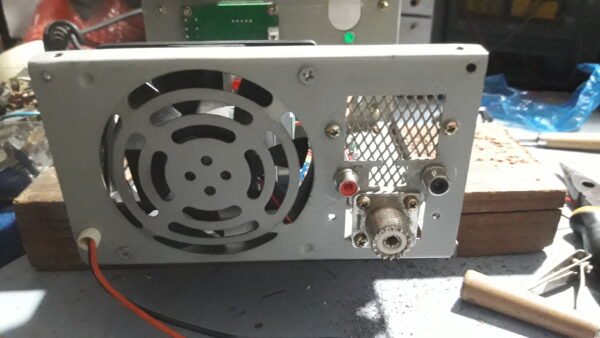 Transmisor de FM stereo de 6 Watts de frecuencia y potencia variables - Imagen 3