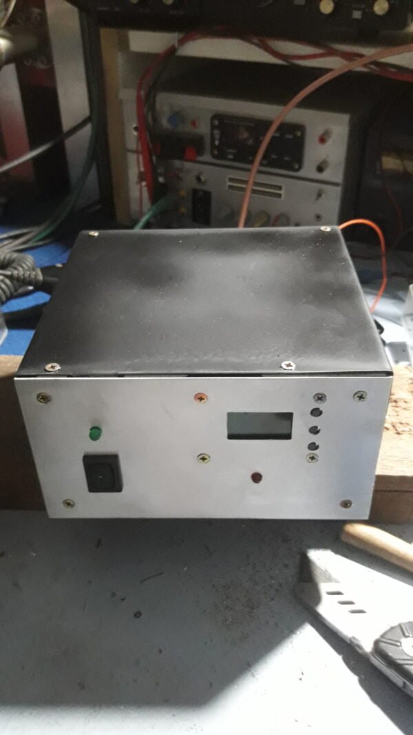 Transmisor de FM stereo de 6 Watts de frecuencia y potencia variables