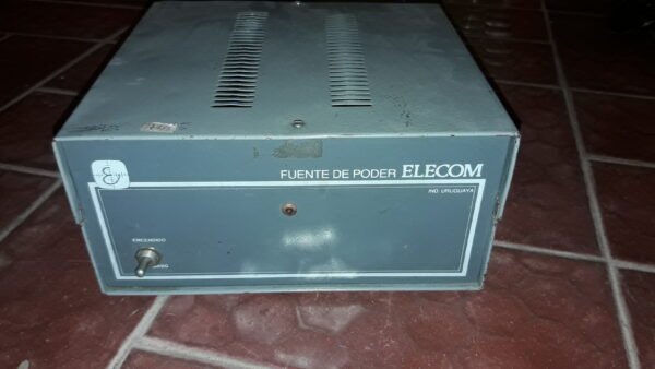 Fuente de alimentación Elecom 13.8 voltios 15 a 20 Amperes