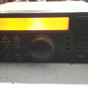 Icom IC-77 HF banda corrida, no recibe ni transmite, no aparece el display