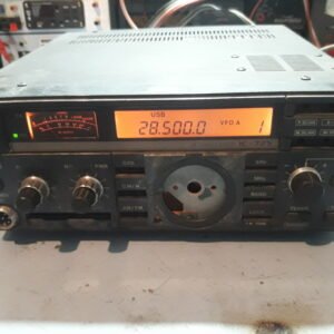 Icom IC-725 sin microfono, botones ni encoder, funcionando correctamente
