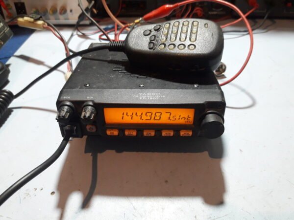 Yaesu FT-1802, VHF banda corrida 136 a 174 MHz, 50 Watts