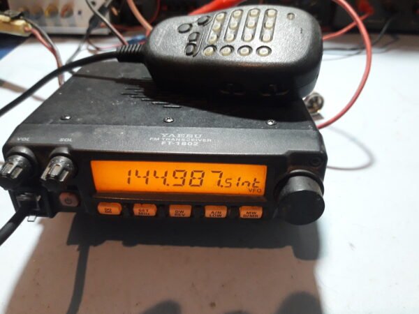 Yaesu FT-1802, VHF banda corrida 136 a 174 MHz, 50 Watts - Imagen 2