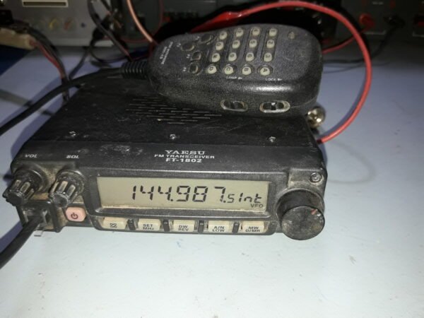 Yaesu FT-1802, VHF banda corrida 136 a 174 MHz, 50 Watts - Imagen 3