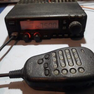 Yaesu FT-2500M VHF banda corrida 136 a 174 MHz, 50 Watts