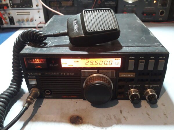 Equipo Yaesu FT-80C, HF banda corrida con detalle a reparar