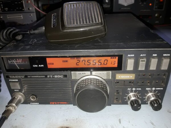 Equipo Yaesu FT-80C, HF banda corrida con detalle a reparar - Imagen 2