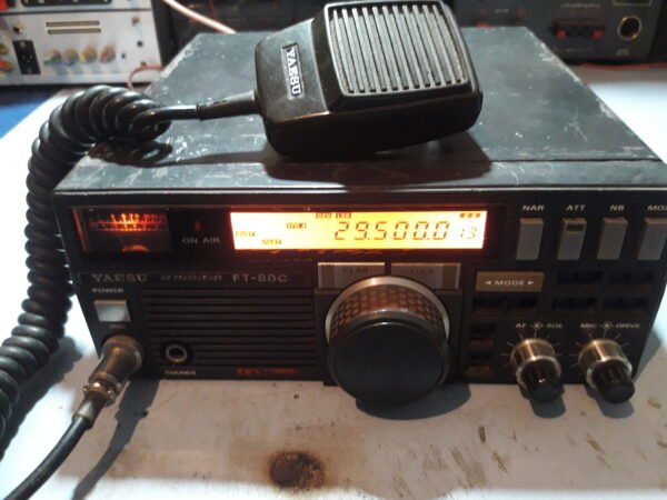Equipo Yaesu FT-80C, HF banda corrida con detalle a reparar - Imagen 3